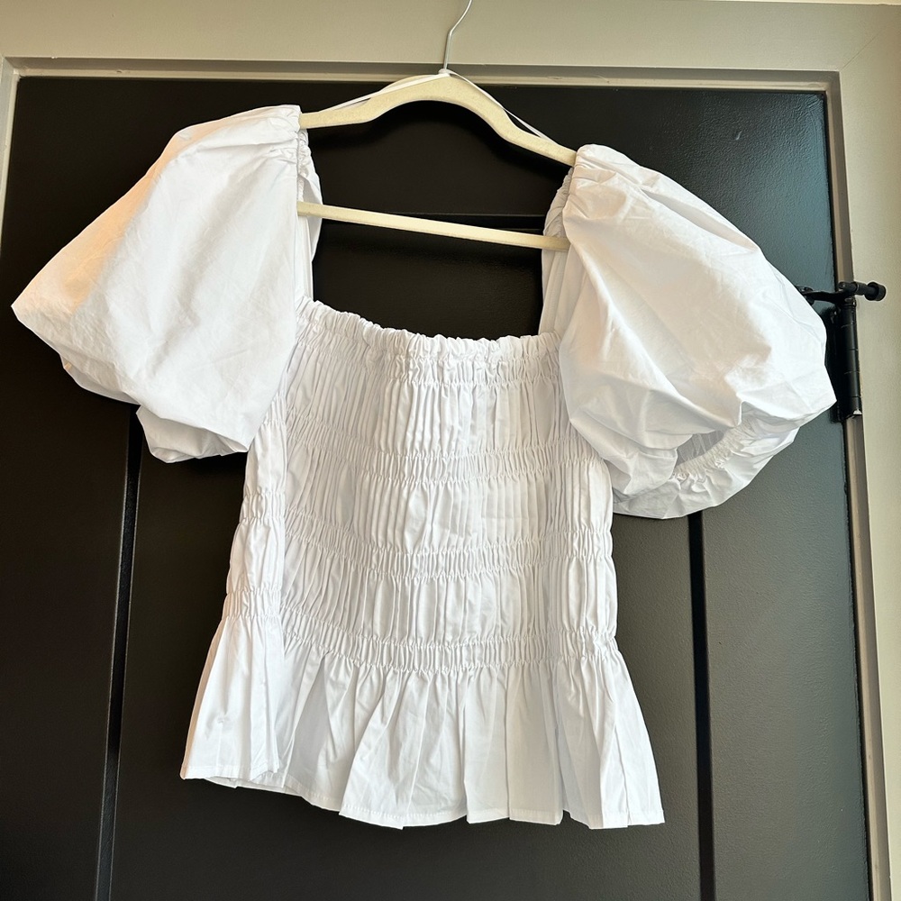 Astr white puff sleeve poplin top. Size M.